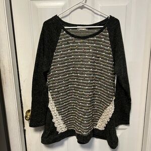 Altar'd State Gray and White Textured Knit sweater size large